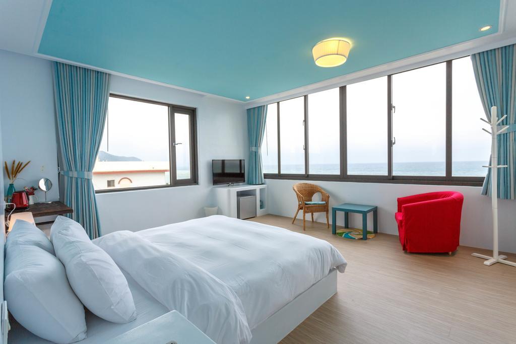 Sea Shore Hotel Manzhou Екстериор снимка