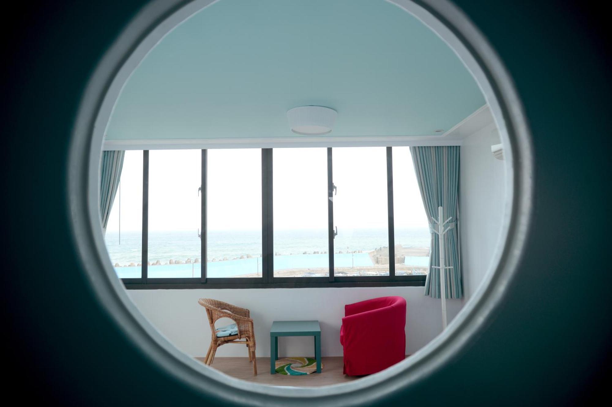 Sea Shore Hotel Manzhou Стая снимка